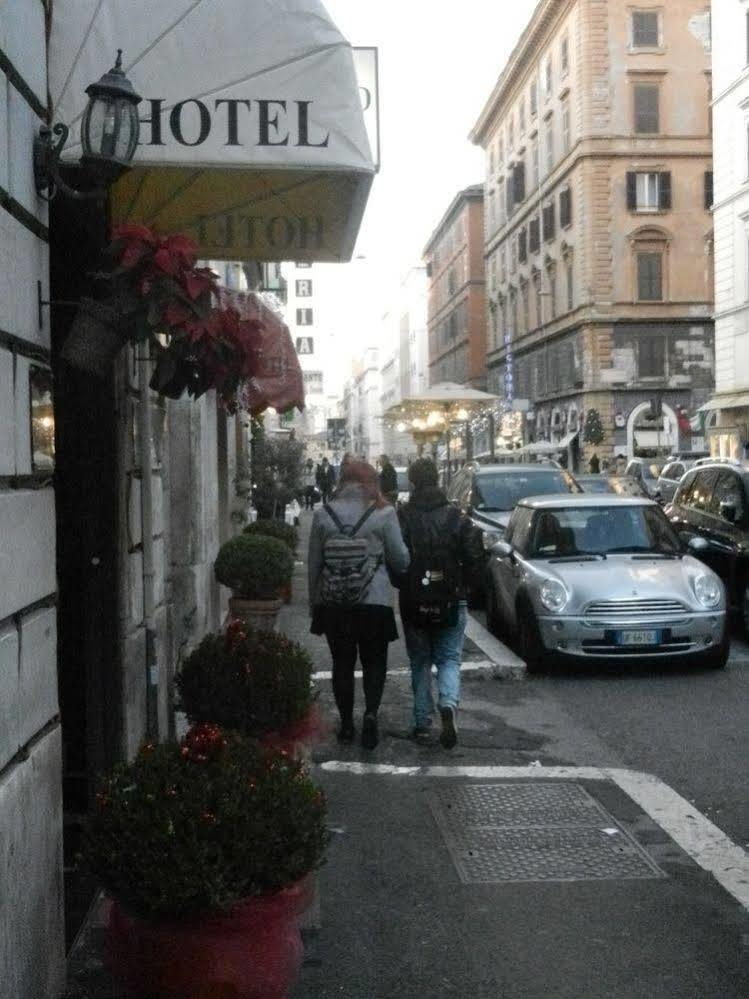 Hollywood 2*